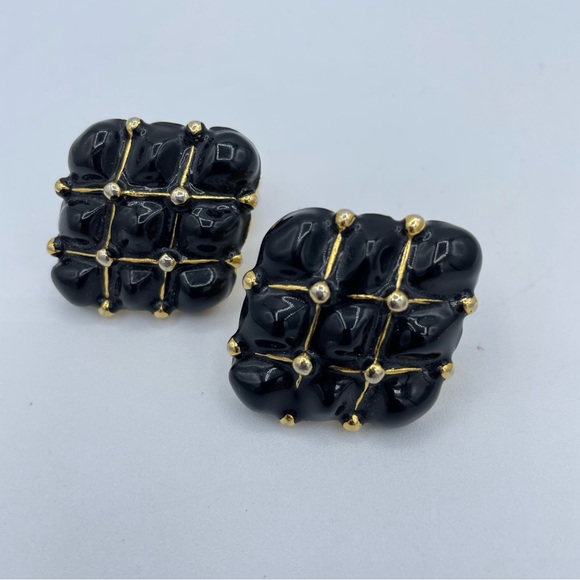 St. John Earrings Gold - Picture 9 of 13